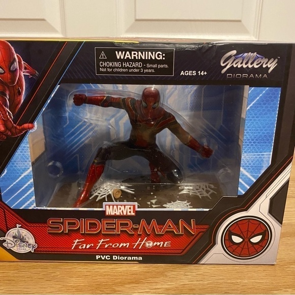 Disney Store Spider-Man PVC Diorama Far From Home NEW Figure Gallery - Picture 3 of 6